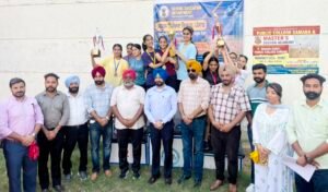 70ਵੀਂਆ ਅੰਤਰ ਜ਼ਿਲ੍ਹਾ ਸਕੂਲ ਖੇਡਾਂ 'ਚ ਅੰਡਰ-17 ਲੜਕੀਆਂ ਦੇ ਸਕੁਐਸ਼ ਦੇ ਮੁਕਾਬਲੇ ਕਰਵਾਏ ਗਏ