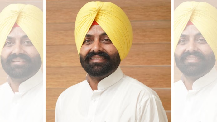 ਲਾਲਜੀਤ ਸਿੰਘ ਭੁੱਲਰ ਨਹੀਂ ਘੱਟ ਰਹੀਆਂ ਮੁਸ਼ਕਲਾਂ, ਲੱਗਿਆ ਇਕ ਹੋਰ ਦੋਸ਼