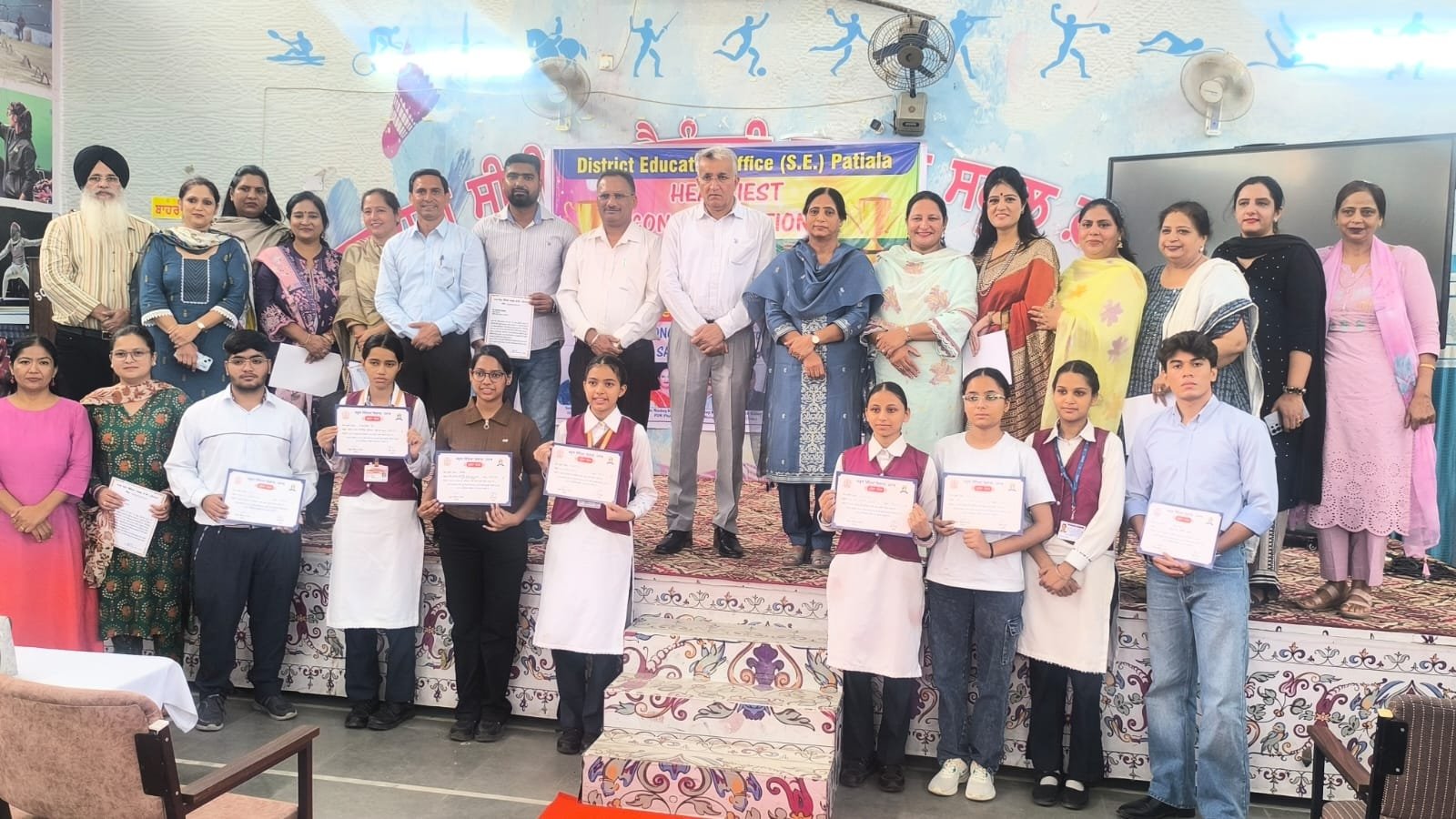 ਨੀਟ 2026 ਕੁਆਲੀਫਾਈਡ ਵਿਦਿਆਰਥੀਆਂ ਤੇ ਉਨ੍ਹਾਂ ਦੇ ਅਧਿਆਪਕਾਂ ਦਾ ਜਿਲ੍ਹਾ ਸਿੱਖਿਆ ਅਫਸਰ ਸੈਕੰਡਰੀ ਵੱਲੋ ਕੀਤਾ ਸਨਮਾਨ
