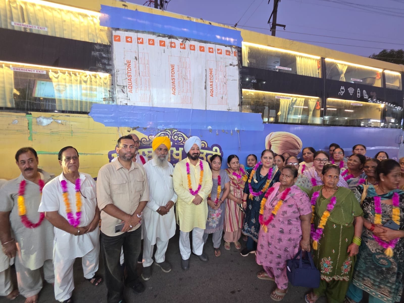 ਵਿਧਾਇਕ ਅਜੀਤਪਾਲ ਸਿੰਘ ਕੋਹਲੀ ਨੇ ਦਿਖਾਈ ਤੀਰਥ ਯਾਤਰਾ ਬੱਸ ਨੂੰ ਹਰੀ ਝੰਡੀ