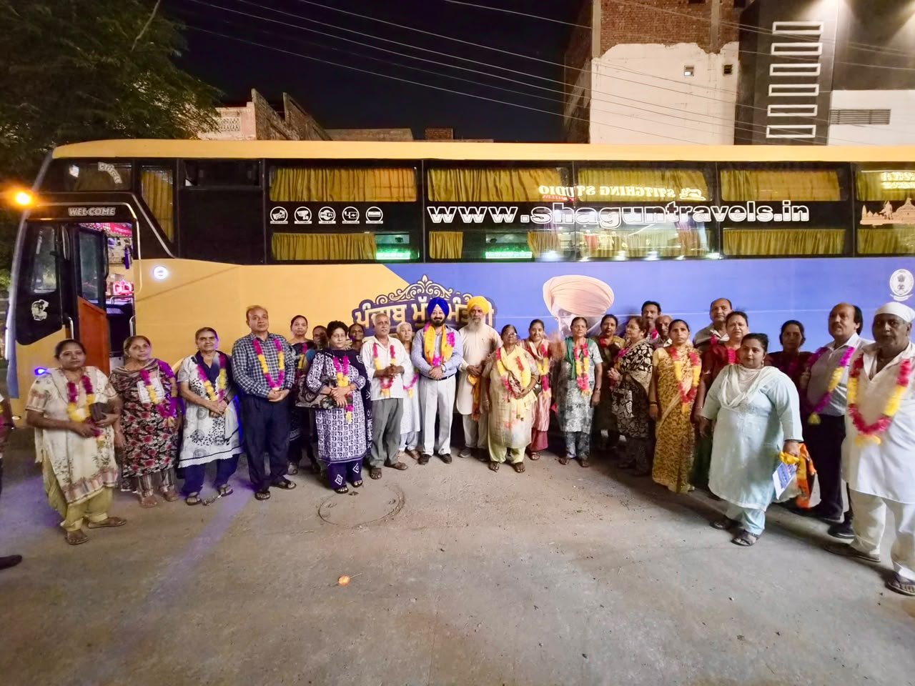 ਵਿਧਾਇਕ ਅਜੀਤਪਾਲ ਸਿੰਘ ਕੋਹਲੀ ਨੇ ਦਿਖਾਈ ਤੀਰਥ ਯਾਤਰਾ ਬੱਸ ਨੂੰ ਹਰੀ ਝੰਡੀ