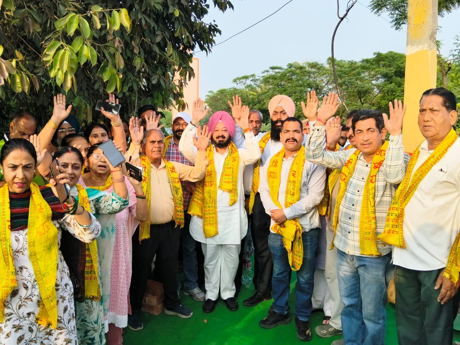 ਭੂਤਨਾਥ ਮੰਦਿਰ ਨੇੜੇ 20 ਲੱਖ ਰੁਪਏ ਦੀ ਲਾਗਤ ਨਾਲ ਬਣਨ ਵਾਲੇ ਤ੍ਰਿਸ਼ੂਲ ਚੌਂਕ ਦਾ ਵਿਧਾਇਕ ਅਜੀਤਪਾਲ ਸਿੰਘ ਕੋਹਲੀ ਨੇ ਰੱਖਿਆ ਨੀਂਹ ਪੱਥਰ