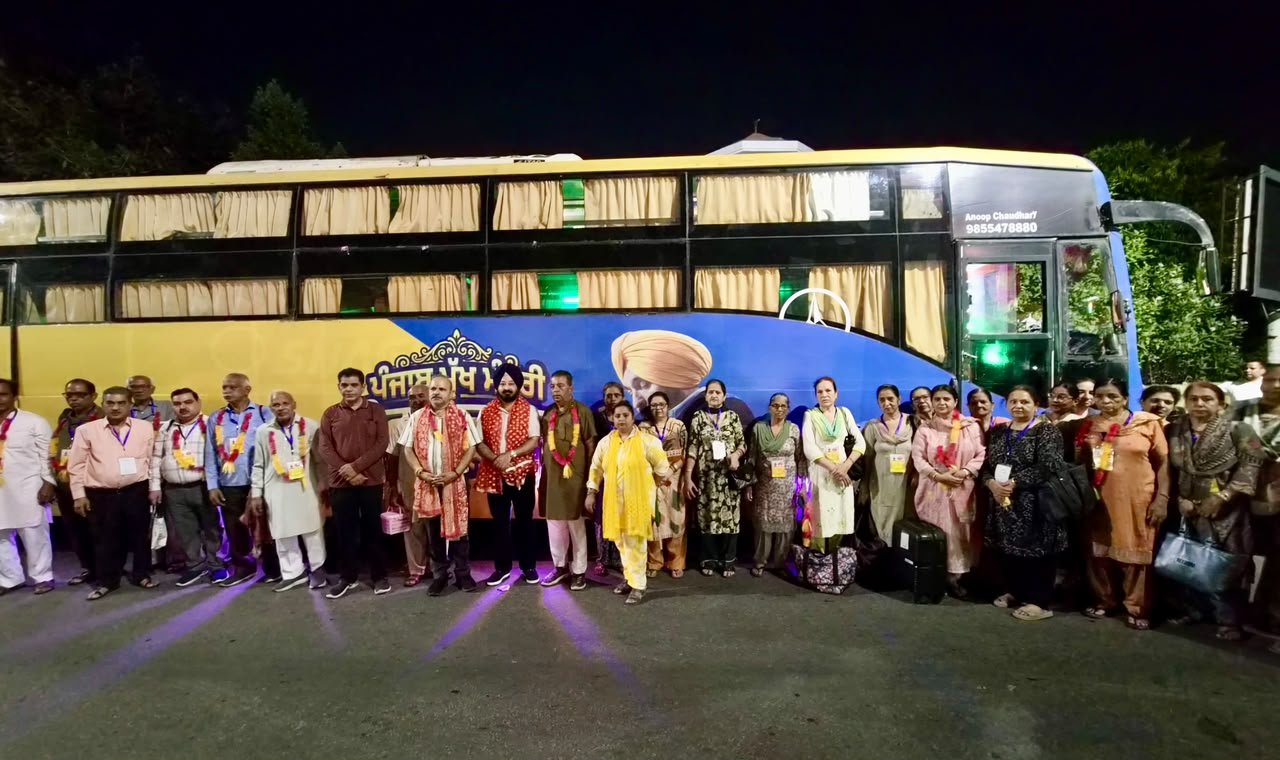 ਸ਼ਰਧਾਲੂਆਂ ਨੂੰ ਧਾਰਮਿਕ ਅਸਥਾਨਾਂ ਦੇ ਦਰਸ਼ਨਾਂ ਲਈ ਵਿਧਾਇਕ ਕੋਹਲੀ ਨੇ ਤੀਰਥ ਯਾਤਰਾ ਬੱਸ ਕੀਤੀ ਰਵਾਨਾ